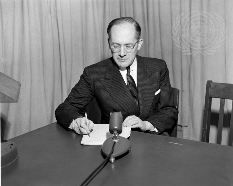 Raphael Lemkin begins working for the U.S. government
